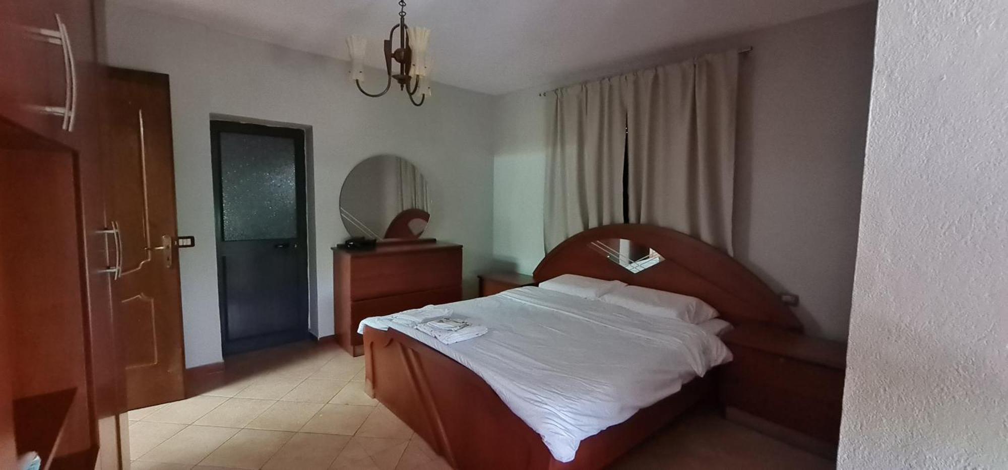 Calmly, Spacious Apartment Next To Usa Embassy Τίρανα Δωμάτιο φωτογραφία